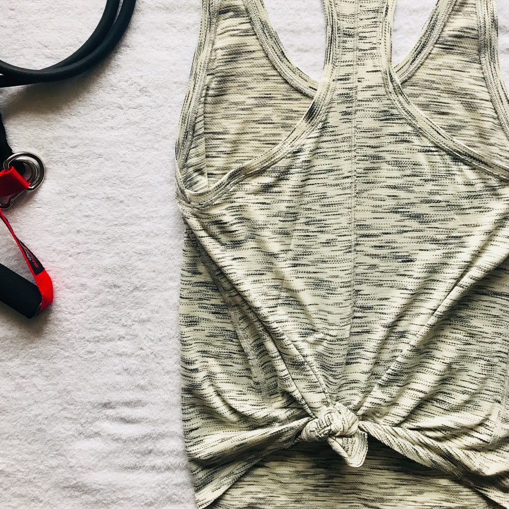 Lululemon - tie back tank